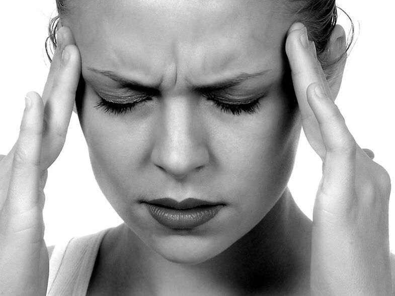 Главоболката е еден од симптомите на остеохондрозата на цервикалниот 'рбет
