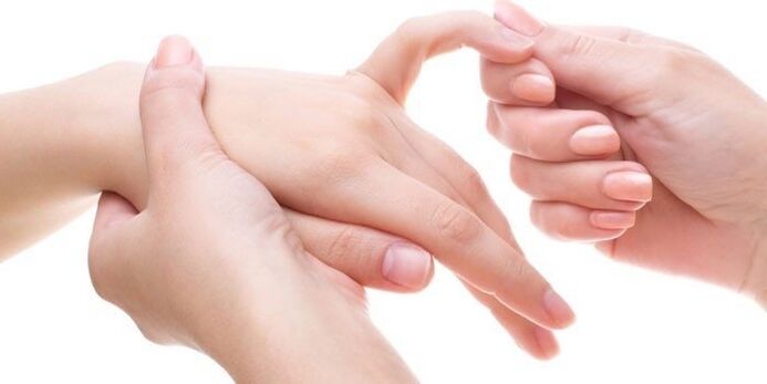 Артикуларна болка во прстите при флексија