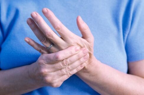 Болка во зглобовите на рацете и прстите - знак на разни болести
